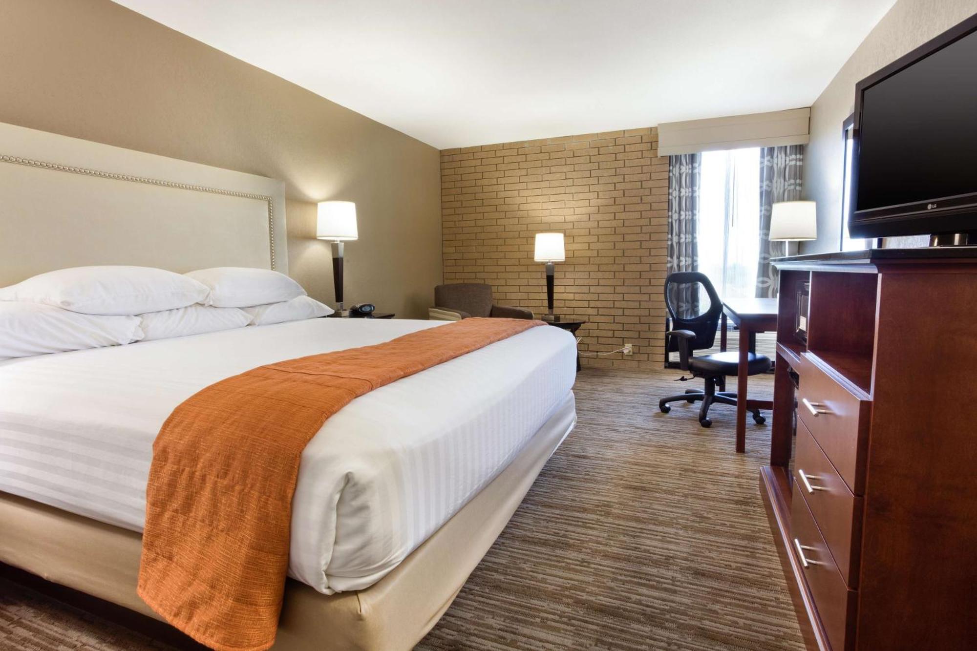 Drury Inn & Suites Kansas City Airport מראה חיצוני תמונה