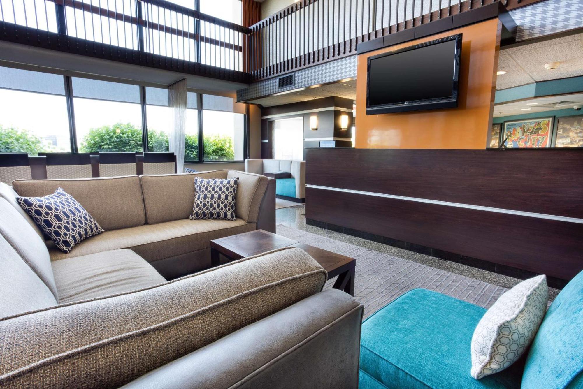 Drury Inn & Suites Kansas City Airport מראה חיצוני תמונה