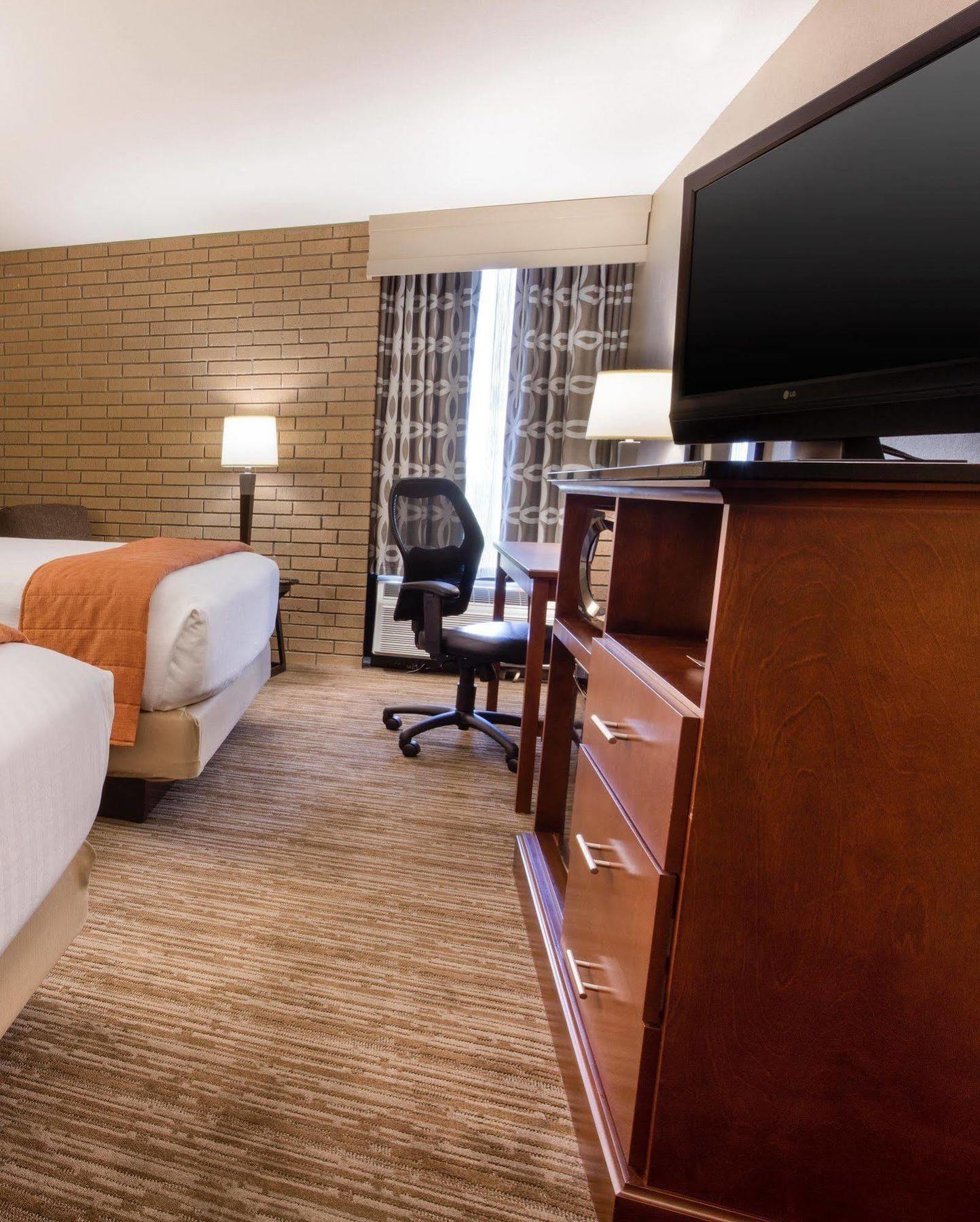 Drury Inn & Suites Kansas City Airport מראה חיצוני תמונה